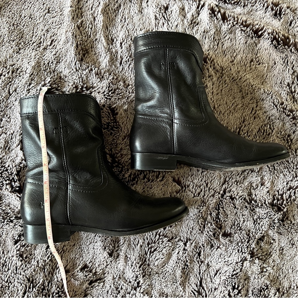 Frye Cara Roper Short Boot, size 6.5 - Picture 5 of 16